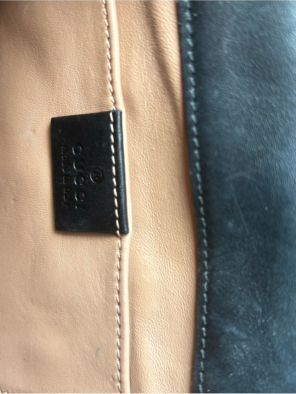 Gucci Black Pearl-Studded Leather Crossbody with Jeweled Bee - Picture 7 of 8